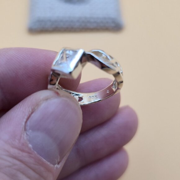 Size 5.5 Sterling Silver Celtic Pattern Cubic Zirconia Gem Ring A4678 - Picture 6 of 9